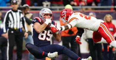 Analyzing Patriots' 27-17 Defeat to Chiefs: Unveiling 7 Critical Takeaways